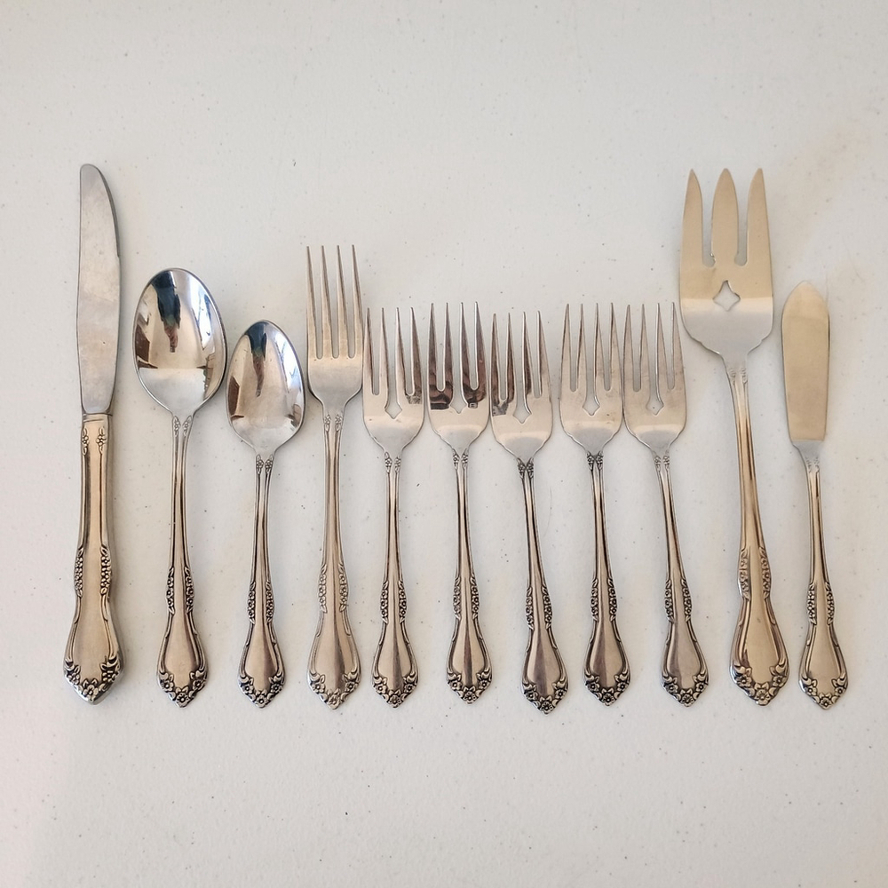 Mixed Lot 11 Pcs WM A Rogers Deluxe Stainless Oneida Ltd Mansfield Flatware